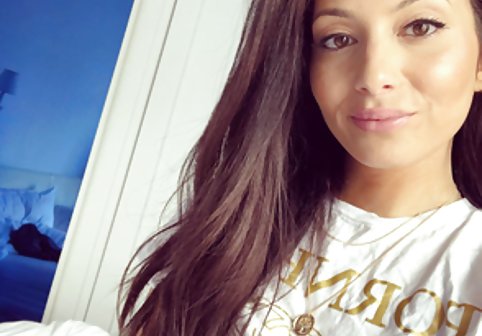 جورجیا فوروم زنانه زیبا FemDom Cougar جورج خروس را با پاهای حریص تشویق می کند! سکس خارجی فول اچ دی