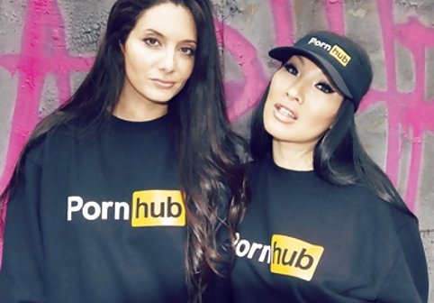 میزبان هوا Busty لغزش لباس زیر زنانه یکنواخت سکس خارجی دانلود سکسی برای JOI